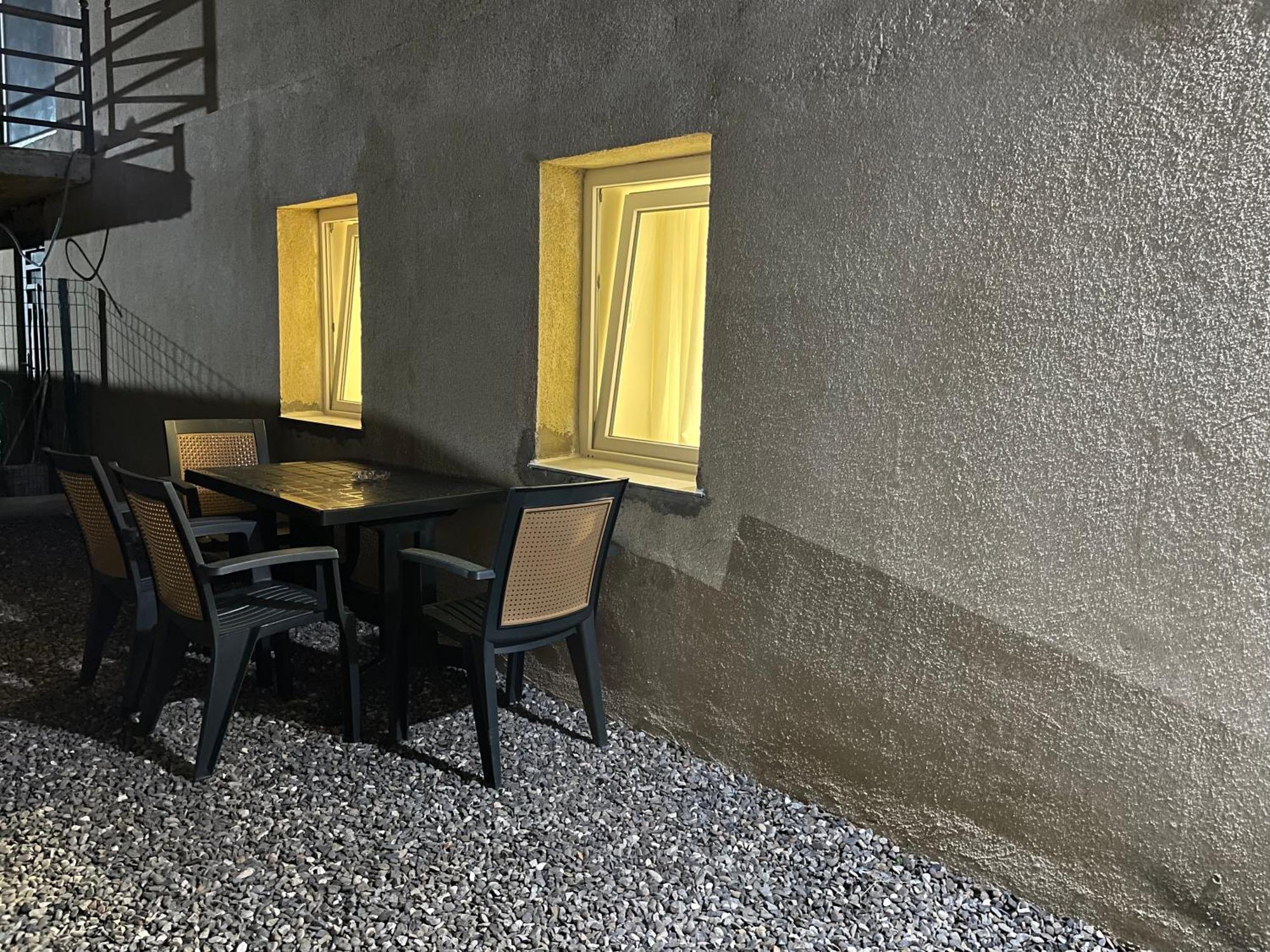 White Stones Apartment Кутаиси Екстериор снимка